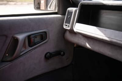 11万8500英ポンド（邦貨換算約2280万円）で現在も販売中のフォード「RS200トリビュート」（C）Iconicauctioneers