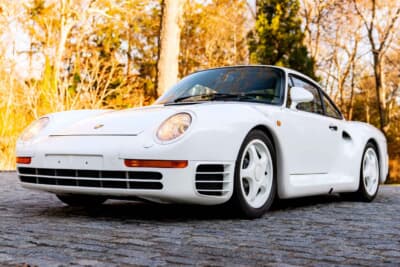 オークション終了後に個別販売されたポルシェ「959シュポルト」（C）Courtesy of RM Sotheby's