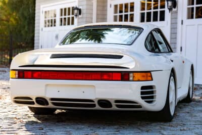 オークション終了後に個別販売されたポルシェ「959シュポルト」（C）Courtesy of RM Sotheby's
