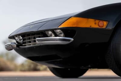 49万8400ドル（邦貨換算約7270万円）で落札されたフェラーリ「365 GTB/4 デイトナ」（C）Bonhams