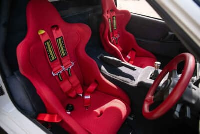 11万8500英ポンド（邦貨換算約2280万円）で現在も販売中のフォード「RS200トリビュート」（C）Iconicauctioneers