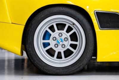 31万3000ドル（邦貨換算約4470万円）で落札されたデ・トマソ「パンテーラ 90Si」（C）Courtesy of RM Sotheby's