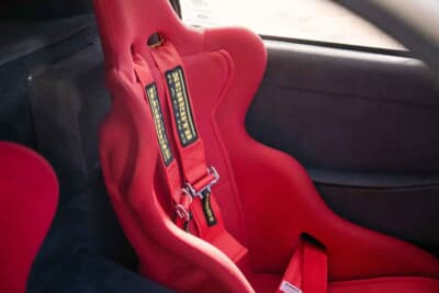 11万8500英ポンド（邦貨換算約2280万円）で現在も販売中のフォード「RS200トリビュート」（C）Iconicauctioneers