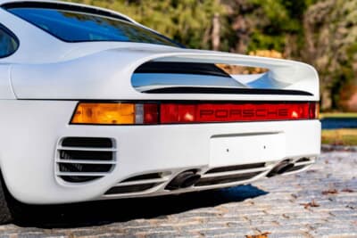 オークション終了後に個別販売されたポルシェ「959シュポルト」（C）Courtesy of RM Sotheby's