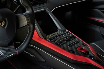 190万ドル～240万ドル（邦貨換算約2億7180万円～3億4335万円）で現在も販売中のランボルギーニ「カウンタックLPI800-4」（C）Bonhams