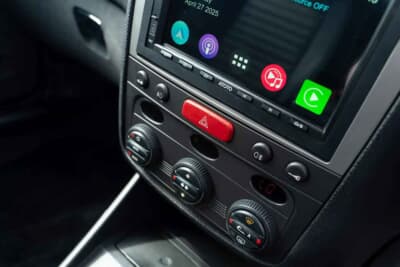 7000ポンド~1万ポンド(邦貨換算約135万円〜193万円)で現在も販売中のアルファ ロメオ「147GTA」(C)Bonhams