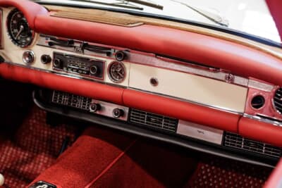 17万9200ドル（邦貨換算約2580万円）で落札されたメルセデス・ベンツ「280SL」（C）Courtesy of RM Sotheby's
