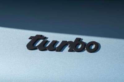 42万8500ドル（邦貨換算約6390万円）で落札されたポルシェ「911ターボ  フラットノーズ カブリオレ」（C）Courtesy of RM Sotheby's