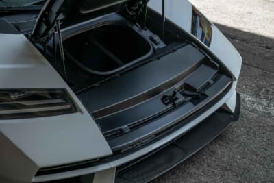 190万ドル～240万ドル（邦貨換算約2億7180万円～3億4335万円）で現在も販売中のランボルギーニ「カウンタックLPI800-4」（C）Bonhams