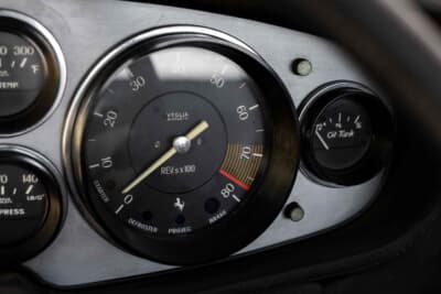 49万8400ドル（邦貨換算約7270万円）で落札されたフェラーリ「365 GTB/4 デイトナ」（C）Bonhams