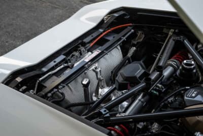 190万ドル～240万ドル（邦貨換算約2億7180万円～3億4335万円）で現在も販売中のランボルギーニ「カウンタックLPI800-4」（C）Bonhams