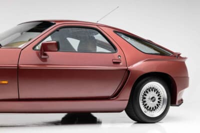 12万6000ドル（邦貨換算約1880万円）で落札されたポルシェ「928S by ゲンバラ」（C）Courtesy of RM Sotheby's