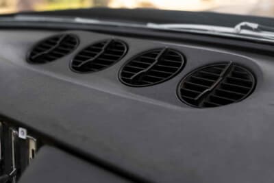 49万8400ドル（邦貨換算約7270万円）で落札されたフェラーリ「365 GTB/4 デイトナ」（C）Bonhams