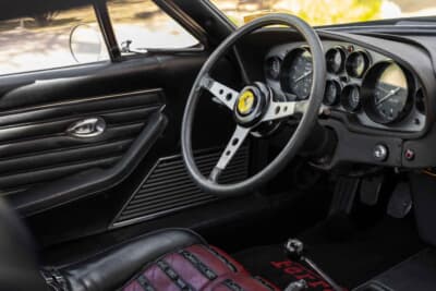 49万8400ドル（邦貨換算約7270万円）で落札されたフェラーリ「365 GTB/4 デイトナ」（C）Bonhams