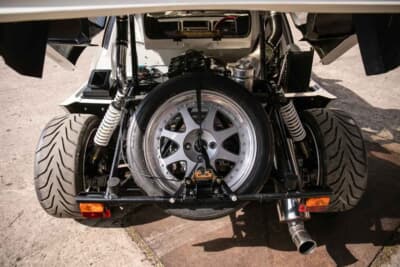 11万8500英ポンド（邦貨換算約2280万円）で現在も販売中のフォード「RS200トリビュート」（C）Iconicauctioneers