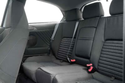 7000ポンド~1万ポンド(邦貨換算約135万円〜193万円)で現在も販売中のアルファ ロメオ「147GTA」(C)Bonhams