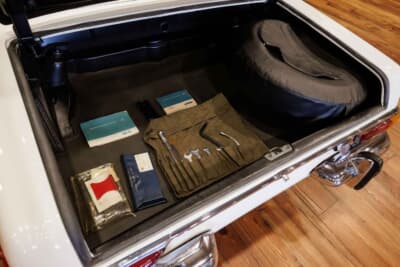 17万9200ドル（邦貨換算約2580万円）で落札されたメルセデス・ベンツ「280SL」（C）Courtesy of RM Sotheby's