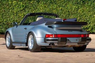 42万8500ドル（邦貨換算約6390万円）で落札されたポルシェ「911ターボ  フラットノーズ カブリオレ」（C）Courtesy of RM Sotheby's