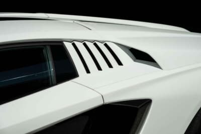 190万ドル～240万ドル（邦貨換算約2億7180万円～3億4335万円）で現在も販売中のランボルギーニ「カウンタックLPI800-4」（C）Bonhams