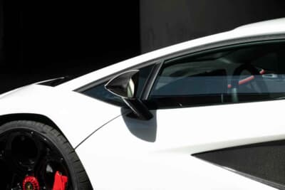 190万ドル～240万ドル（邦貨換算約2億7180万円～3億4335万円）で現在も販売中のランボルギーニ「カウンタックLPI800-4」（C）Bonhams