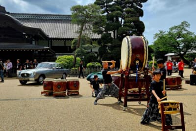 会場では太鼓演奏も行われた
