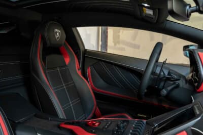 190万ドル～240万ドル（邦貨換算約2億7180万円～3億4335万円）で現在も販売中のランボルギーニ「カウンタックLPI800-4」（C）Bonhams