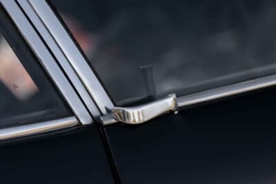 49万8400ドル（邦貨換算約7270万円）で落札されたフェラーリ「365 GTB/4 デイトナ」（C）Bonhams