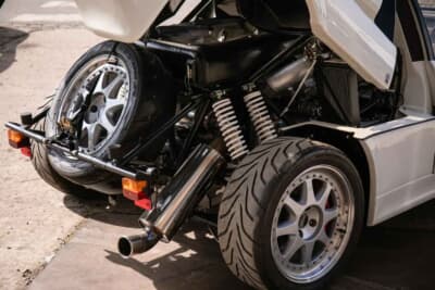 11万8500英ポンド（邦貨換算約2280万円）で現在も販売中のフォード「RS200トリビュート」（C）Iconicauctioneers