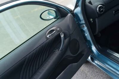 7000ポンド~1万ポンド(邦貨換算約135万円〜193万円)で現在も販売中のアルファ ロメオ「147GTA」(C)Bonhams