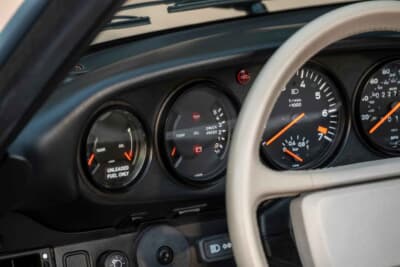 42万8500ドル（邦貨換算約6390万円）で落札されたポルシェ「911ターボ  フラットノーズ カブリオレ」（C）Courtesy of RM Sotheby's