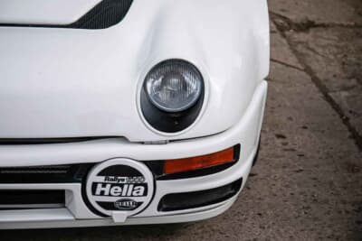 11万8500英ポンド（邦貨換算約2280万円）で現在も販売中のフォード「RS200トリビュート」（C）Iconicauctioneers