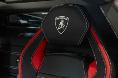 190万ドル～240万ドル（邦貨換算約2億7180万円～3億4335万円）で現在も販売中のランボルギーニ「カウンタックLPI800-4」（C）Bonhams