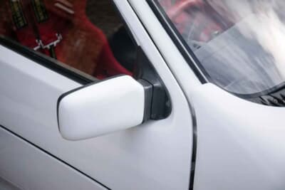 11万8500英ポンド（邦貨換算約2280万円）で現在も販売中のフォード「RS200トリビュート」（C）Iconicauctioneers