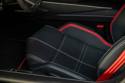 190万ドル～240万ドル（邦貨換算約2億7180万円～3億4335万円）で現在も販売中のランボルギーニ「カウンタックLPI800-4」（C）Bonhams