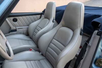 42万8500ドル（邦貨換算約6390万円）で落札されたポルシェ「911ターボ  フラットノーズ カブリオレ」（C）Courtesy of RM Sotheby's