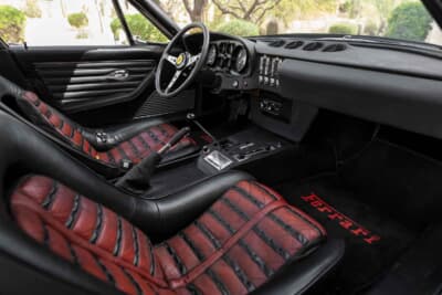 49万8400ドル（邦貨換算約7270万円）で落札されたフェラーリ「365 GTB/4 デイトナ」（C）Bonhams