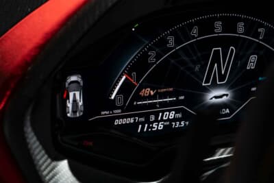 190万ドル～240万ドル（邦貨換算約2億7180万円～3億4335万円）で現在も販売中のランボルギーニ「カウンタックLPI800-4」（C）Bonhams