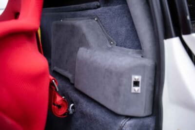 11万8500英ポンド（邦貨換算約2280万円）で現在も販売中のフォード「RS200トリビュート」（C）Iconicauctioneers