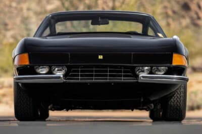 49万8400ドル（邦貨換算約7270万円）で落札されたフェラーリ「365 GTB/4 デイトナ」（C）Bonhams