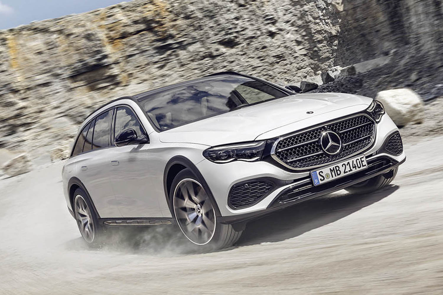 1098万円から新型「Eクラス オールテレイン」が登場！「SUVでも