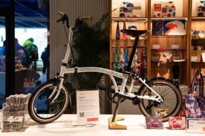 万博を記念して生まれた、ロンドンのカルチャーが詰まった特別モデルLiberty C Lineが展示されていた