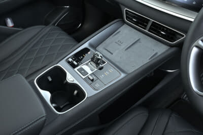 BYDシーライオン（SEALION）7：スエードをはじめとしたこだわりの素材をふんだんに使用。操作系には物理スイッチを採用