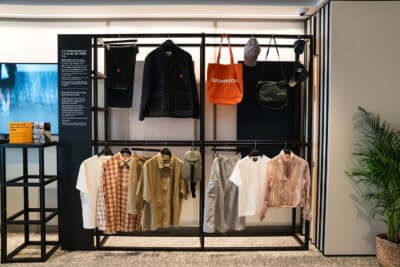 パネルディスカッション会場では、ブロンプトンのアパレルラインも