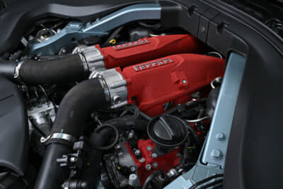 フェラーリ ローマスパイダー：620psの最高出力と760Nmの最大トルクを誇る、3.9LのV型8気筒ツインターボ