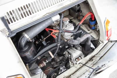 フィアット アバルト595SS：594ccの2気筒エンジン。595SSではさらなるチューンが加えられ32psをマーク。最高速は130km/hに達した