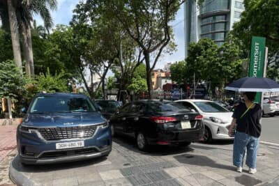 タイにはKIAカーニバルの姿も見られた