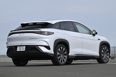 BYDシーライオン（SEALION）7：リア上部には空気の流れを整えるスプリットウィングを採用