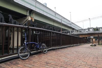 旅先にブロンプトンを持ち込むと、行動半径が広がって訪れた土地の文化や風土により触れることができる