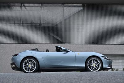 フェラーリ ローマスパイダー：ロングノーズショートデッキののプロポーションが非常に美しい