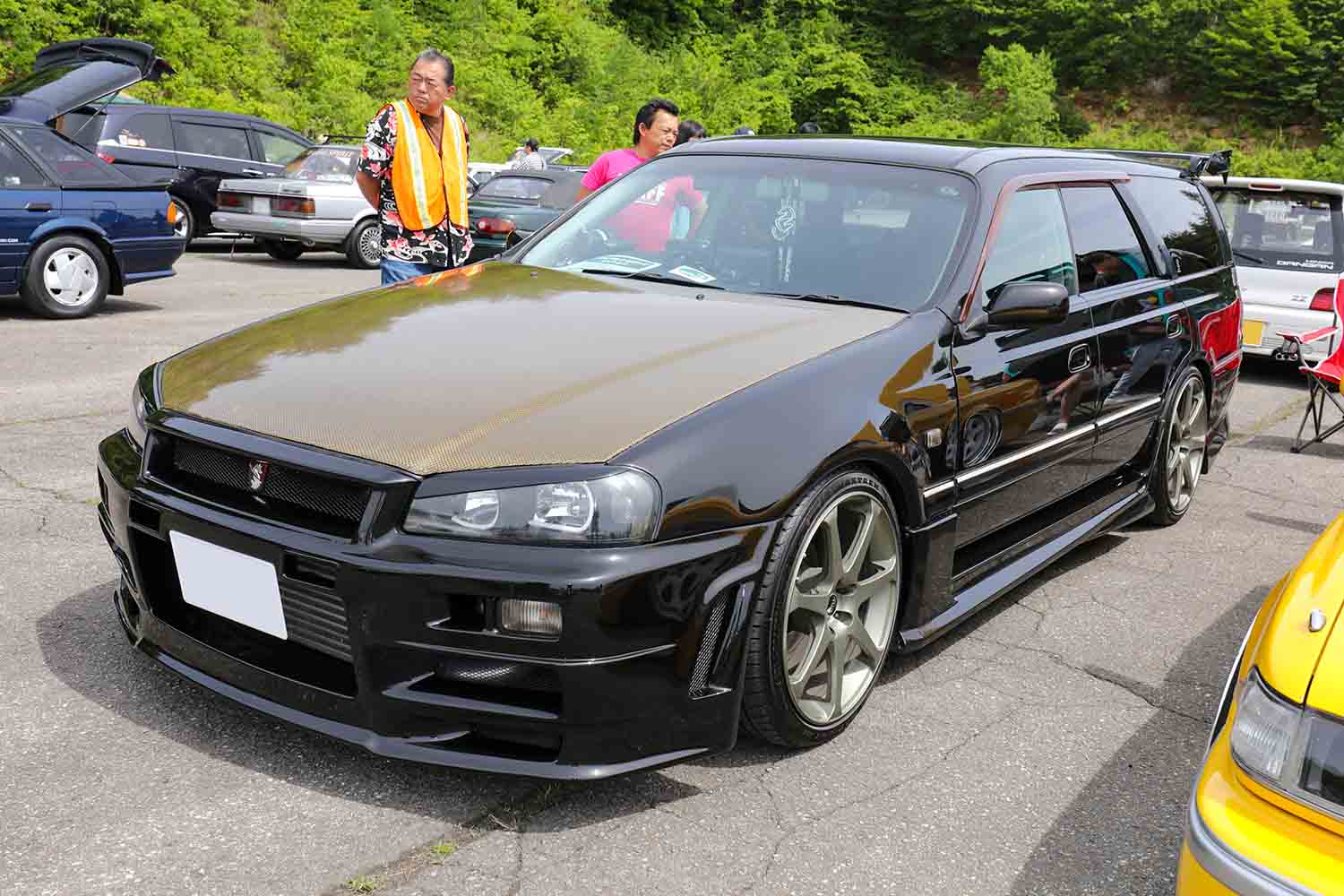 日産R34「スカイラインGT-R」顔の「ステージア」!? 純正より安く